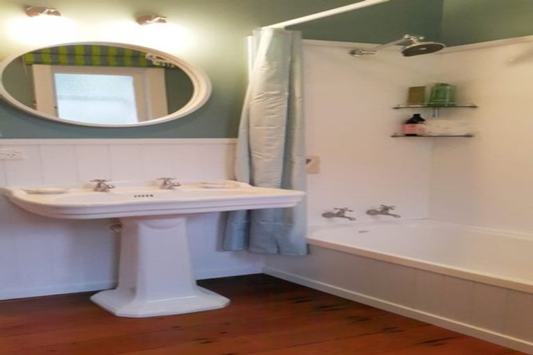 Photo of property in 23 Delhi Crescent, Khandallah, Wellington, 6035