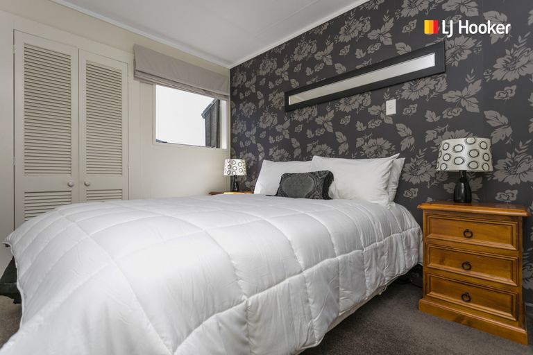 Photo of property in 24 Larkins Street, Helensburgh, Dunedin, 9010