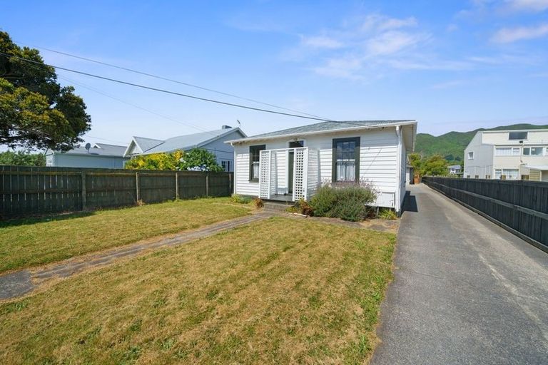 Photo of property in 26 Awamutu Grove, Waiwhetu, Lower Hutt, 5010