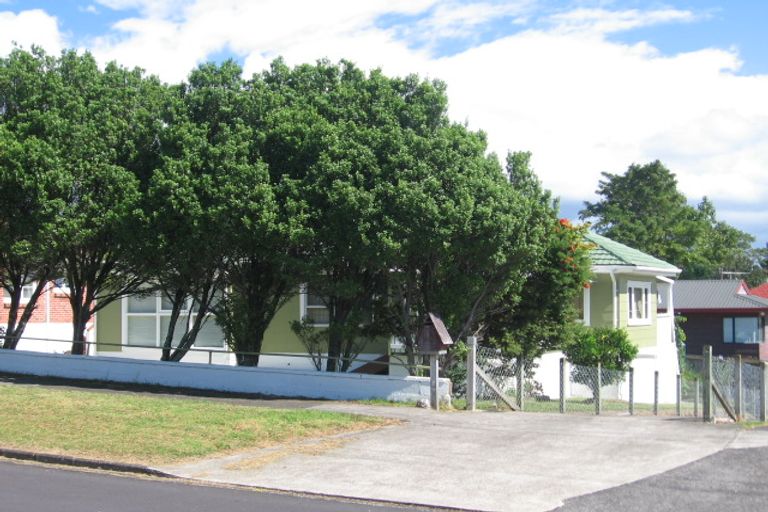 Photo of property in 26 Koromiko Street, New Lynn, Auckland, 0600