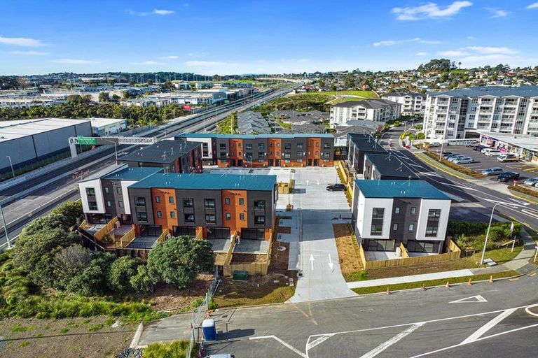 Photo of property in 17/159 Upper Harbour Highway, Unsworth Heights, Auckland, 0632