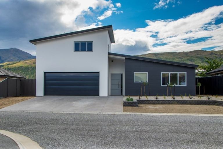 Photo of property in 25 Magnetic Place, Cromwell, 9310