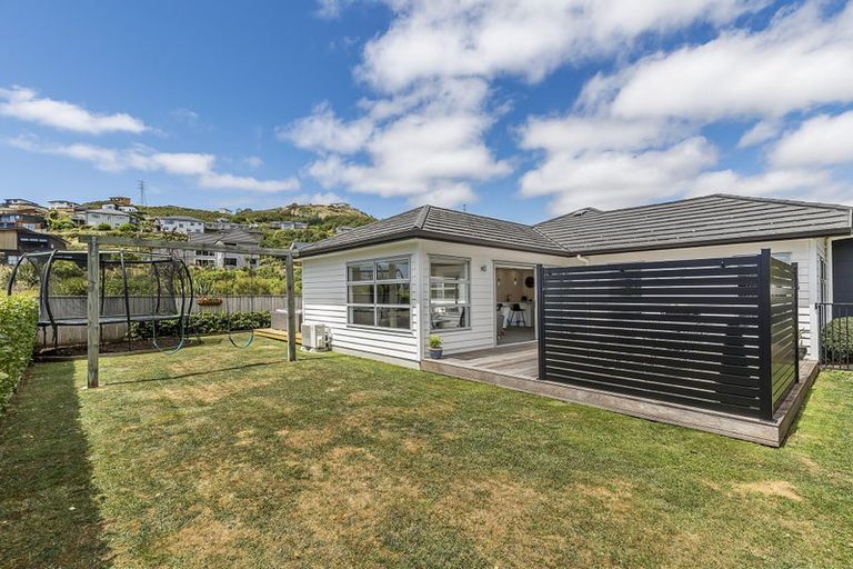 Photo of property in 12 Banks Boulevard, Whitby, Porirua, 5024