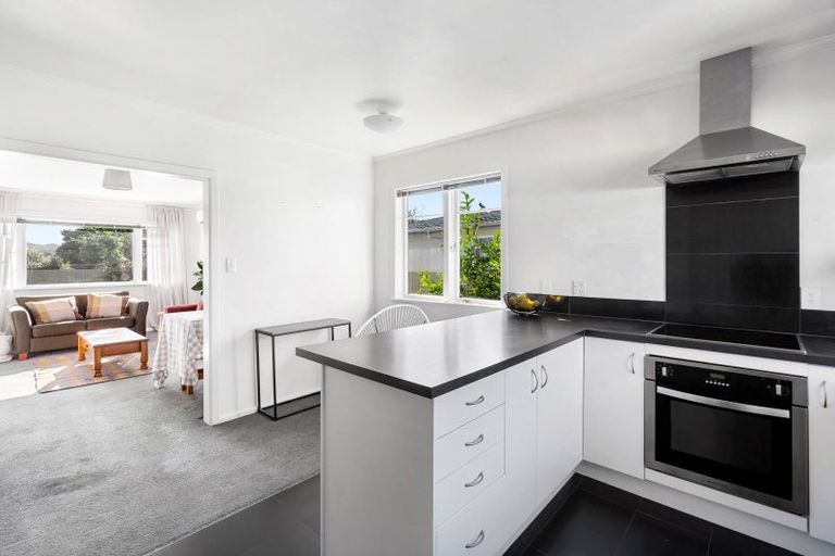 Photo of property in 9a Cornwall Road, Taradale, Napier, 4112