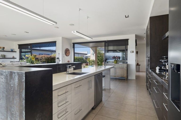 Photo of property in 9 Pukenamu Road, Rainbow Point, Taupo, 3330