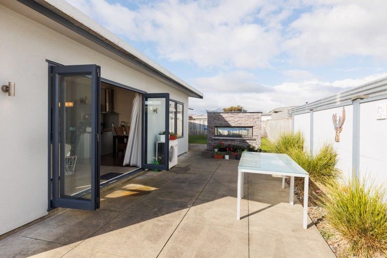 Photo of property in 1b Carthew Street, Feilding, 4702