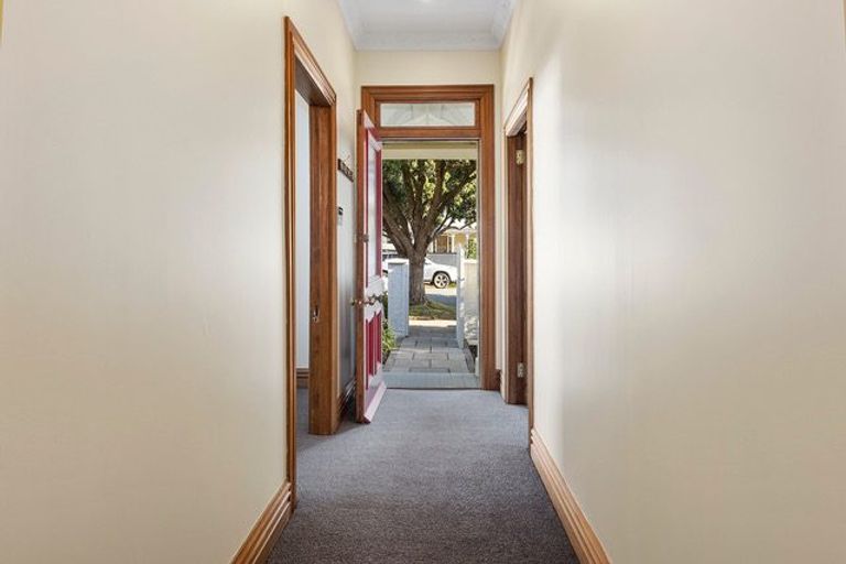 Photo of property in 23 Inglis Street, Seatoun, Wellington, 6022