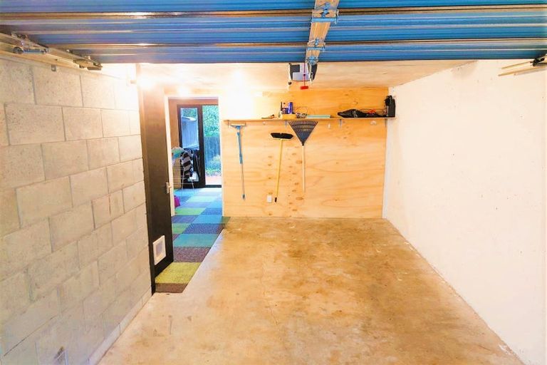 Photo of property in 13/10 Pitarua Street, Thorndon, Wellington, 6011