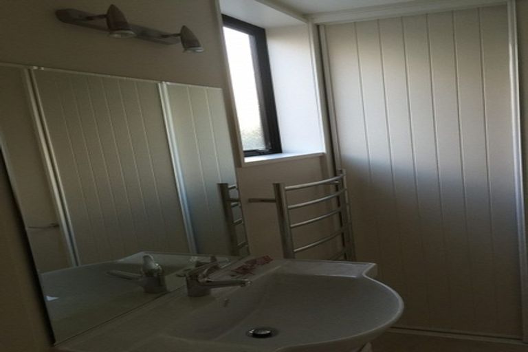 Photo of property in 33 Grove Road, Addington, Christchurch, 8024