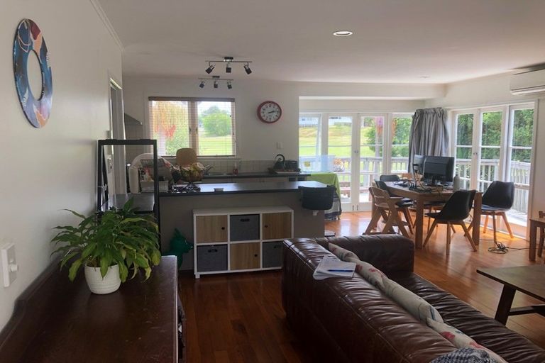 Photo of property in 1/91 Selwyn Crescent, Forrest Hill, Auckland, 0620