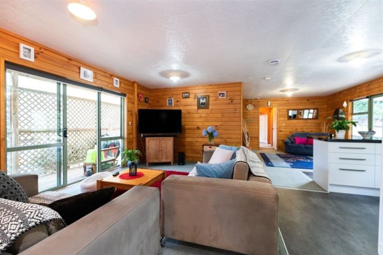 Photo of property in 2/53 Hellyers Street, Birkdale, Auckland, 0626