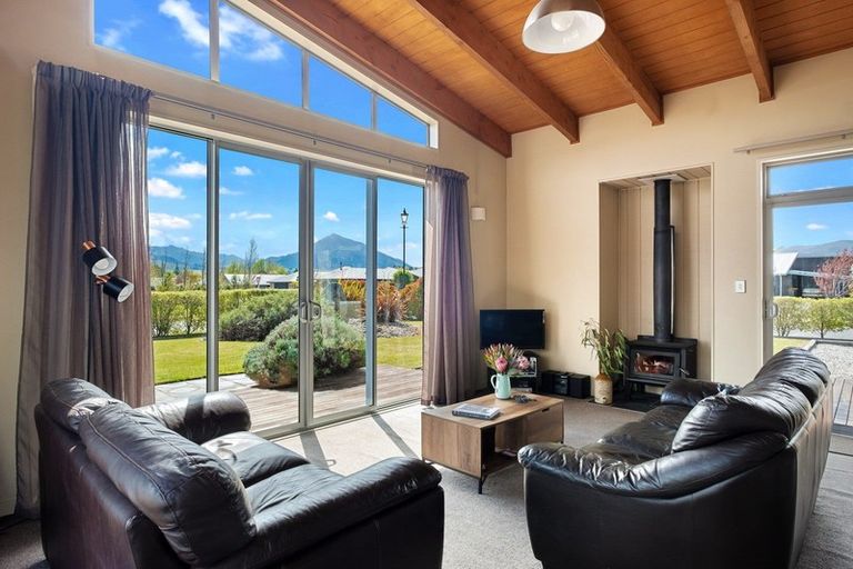 Photo of property in 29 Frye Crescent, Albert Town, Wanaka, 9305
