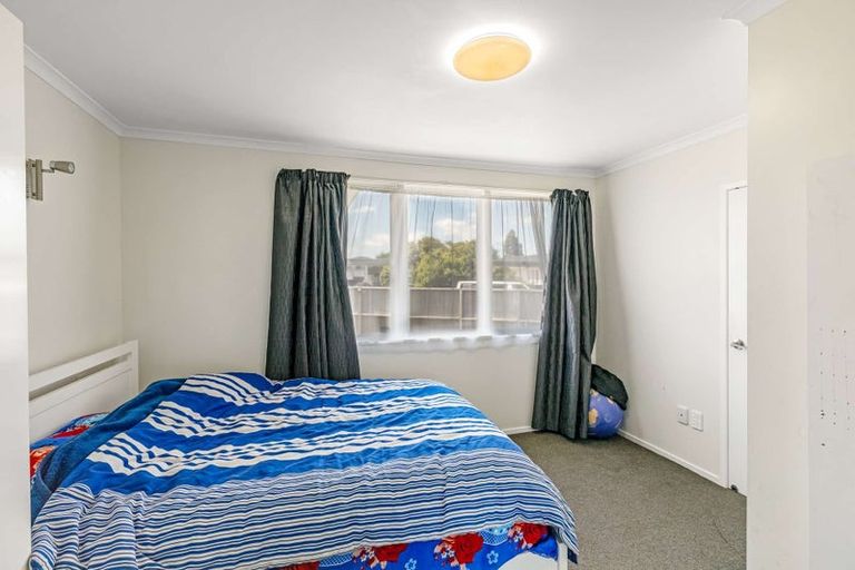 Photo of property in 1/1 Cooper Place, Papakura, 2110