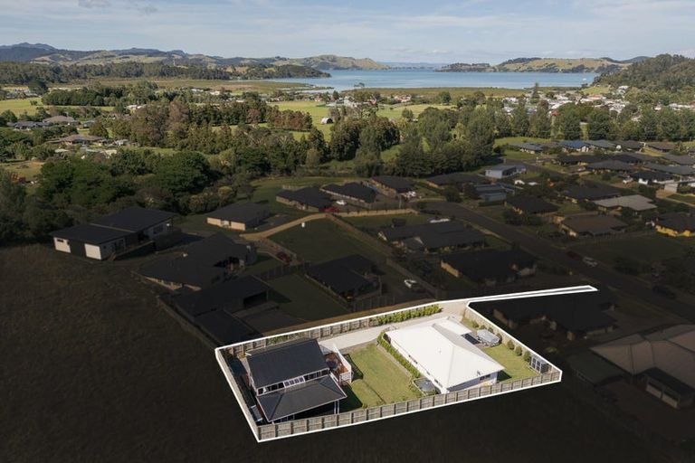 Photo of property in 81 Greenhills Drive, Coromandel, 3506