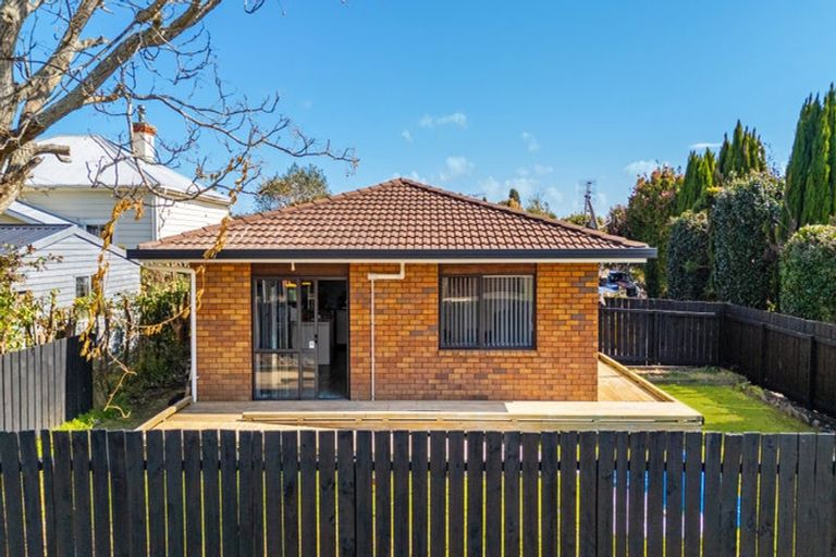 Photo of property in 1/3 Kelvin Road, Papakura, 2110