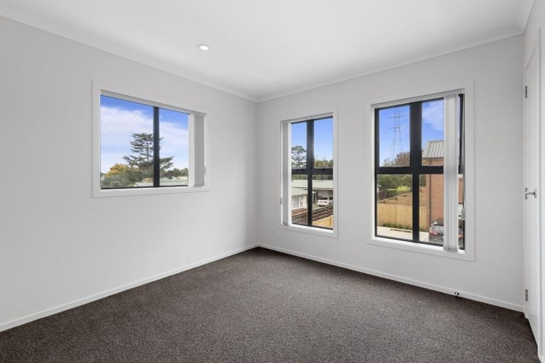 Photo of property in 2/9 Marlene Avenue, Te Atatu South, Auckland, 0610