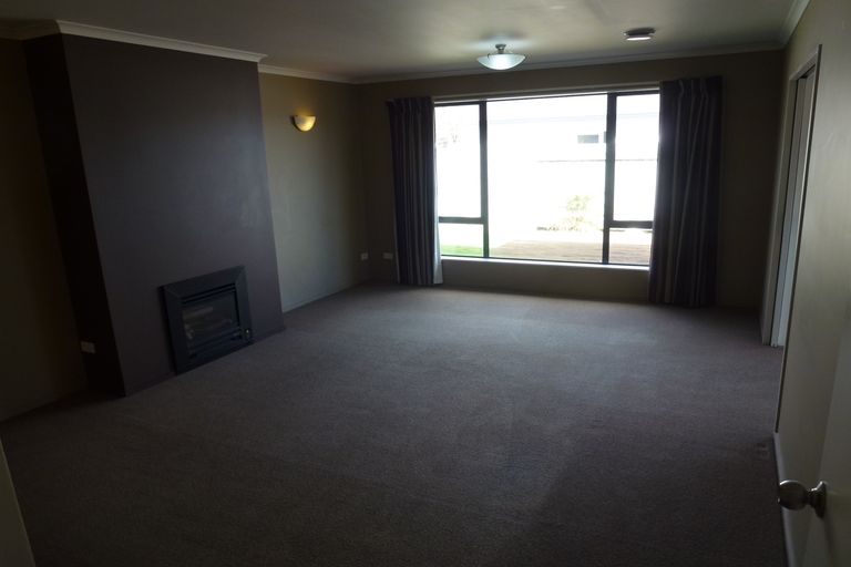 Photo of property in 20 Meridian Grove, Kelvin Grove, Palmerston North, 4414