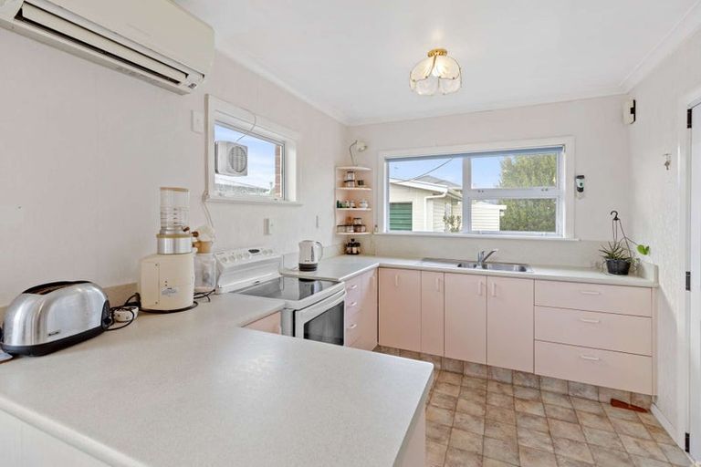 Photo of property in 10 Tawa Street, Levin, 5510