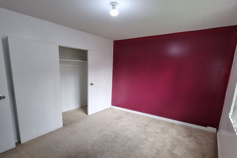 Photo of property in 2/202 Massey Road, Mangere East, Auckland, 2024