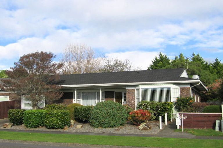 Photo of property in 71 Nimmo Avenue East, Waikanae, 5036