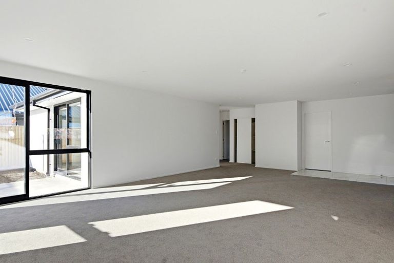 Photo of property in 71 Bill Harvey Drive, Halswell, 8025