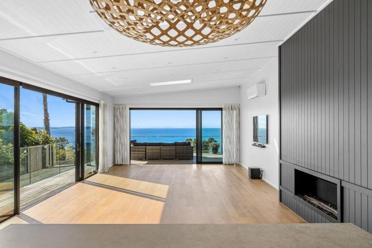 Photo of property in 102 Vipond Road, Stanmore Bay, Whangaparaoa, 0932