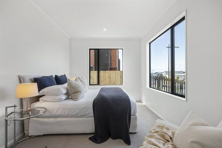 Photo of property in 32b Kukuwai Avenue, Red Beach, 0932