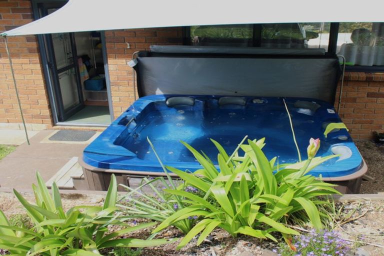 Photo of property in 94 Mccaughan Road, Kerikeri, 0294