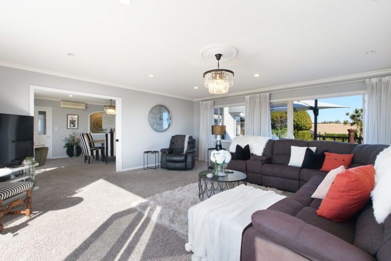 Photo of property in 5 Downing Place, Welcome Bay, Tauranga, 3112