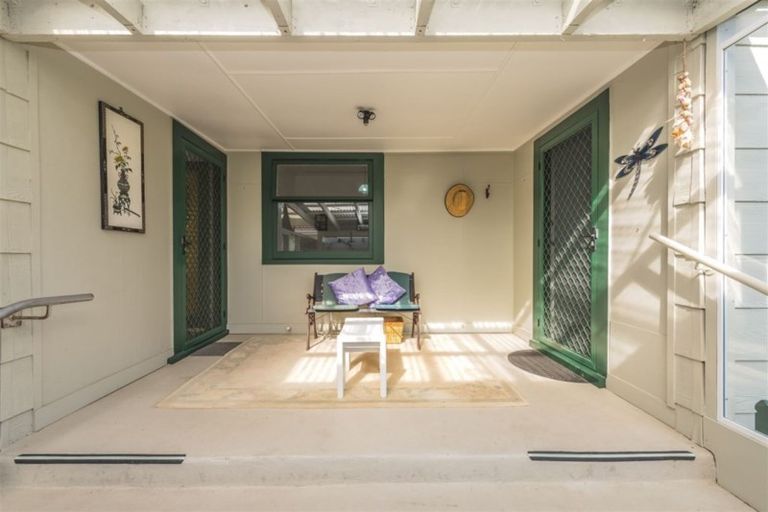 Photo of property in 250 Cornfoot Street, Castlecliff, Whanganui, 4501