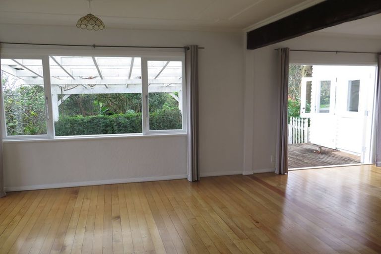 Photo of property in 106 Valley Road, Paraparaumu, 5032