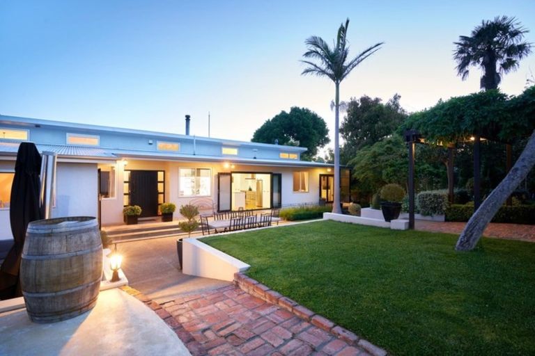 Photo of property in 3 Cameron Terrace, Bluff Hill, Napier, 4110