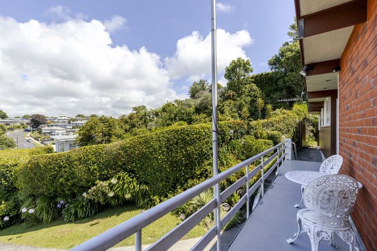 Photo of property in 9 Whitby Place, Westown, New Plymouth, 4310
