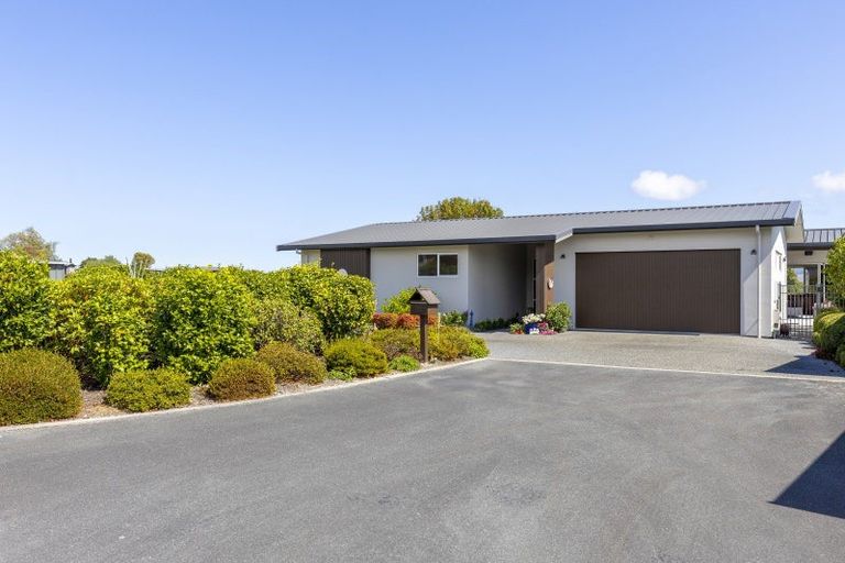 Photo of property in 30 Karapoto Lane, Rainbow Point, Taupo, 3330