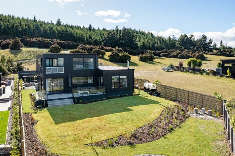 Photo of property in 6 Platinum Ridge, Wanaka, 9305