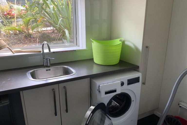 Photo of property in 37 Tanglewood Place, Cockle Bay, Auckland, 2014