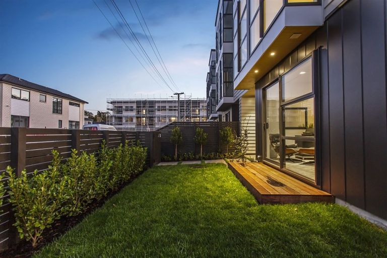 Photo of property in 10 Pickett Avenue, Sandringham, Auckland, 1025