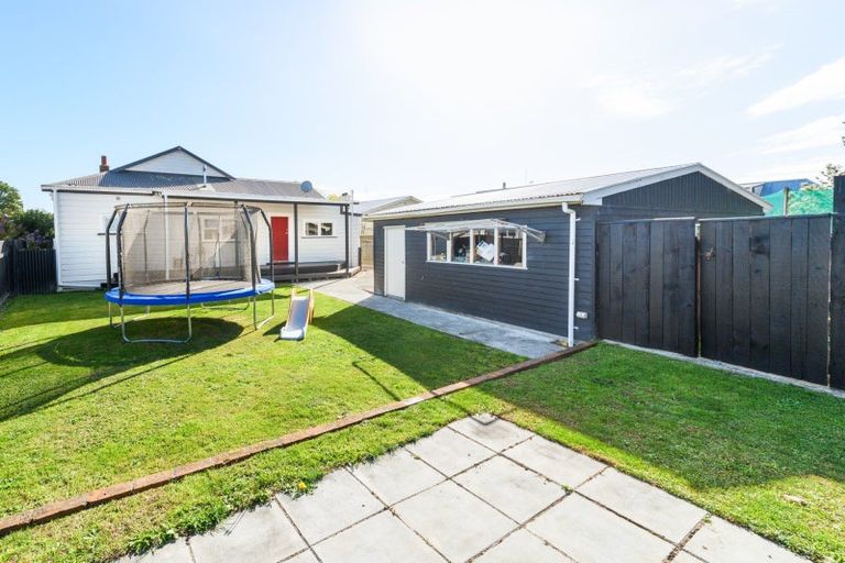Photo of property in 84 Featherston Street, Takaro, Palmerston North, 4412