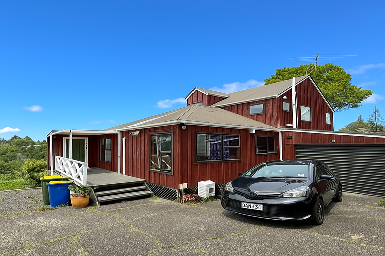 Photo of property in 2/33a Verran Road, Birkenhead, Auckland, 0626