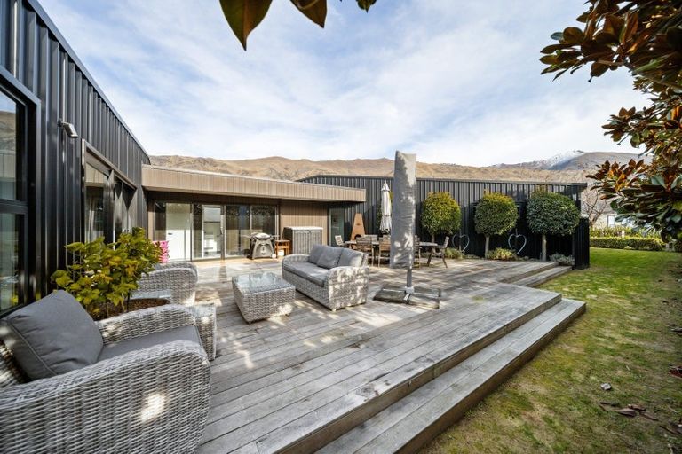 Photo of property in 13 Eden Close, Wanaka, 9305