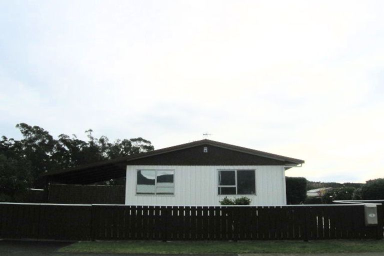 Photo of property in 11 Makarini Street, Paraparaumu, 5032