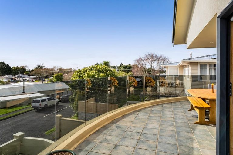 Photo of property in 3 Fairfax Terrace, Frankleigh Park, New Plymouth, 4310