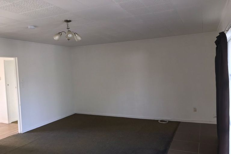 Photo of property in 1/69 Florence Avenue, Orewa, 0931