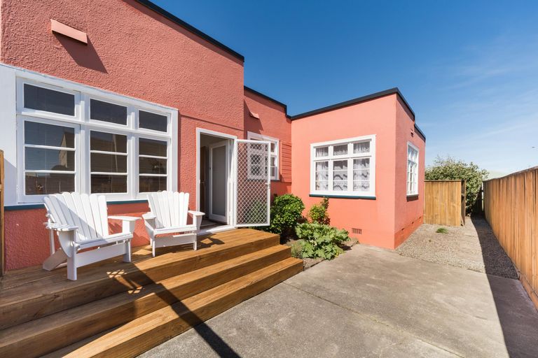 Photo of property in 8 Heretaunga Street, Palmerston North, 4414
