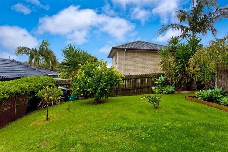 Photo of property in 32 Chadlington Avenue, Henderson, Auckland, 0612