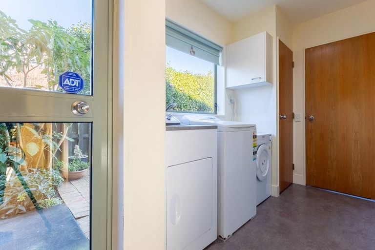 Photo of property in 8 Rewarewa Crescent, Waikanae, 5036