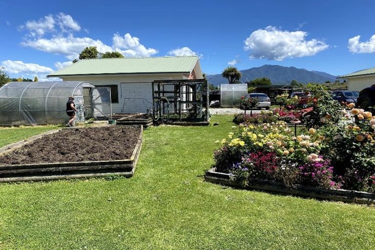 Photo of property in 105a Abel Tasman Drive, Takaka, 7183