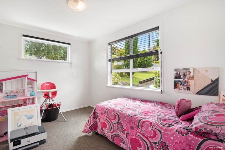 Photo of property in 7 Merville Avenue, Te Atatu South, Auckland, 0610