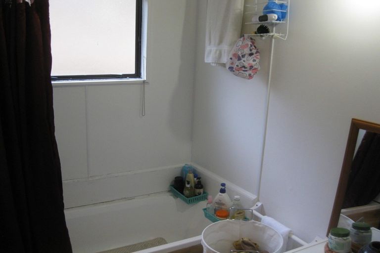 Photo of property in 17 Marne Grove, Waitangirua, Porirua, 5024