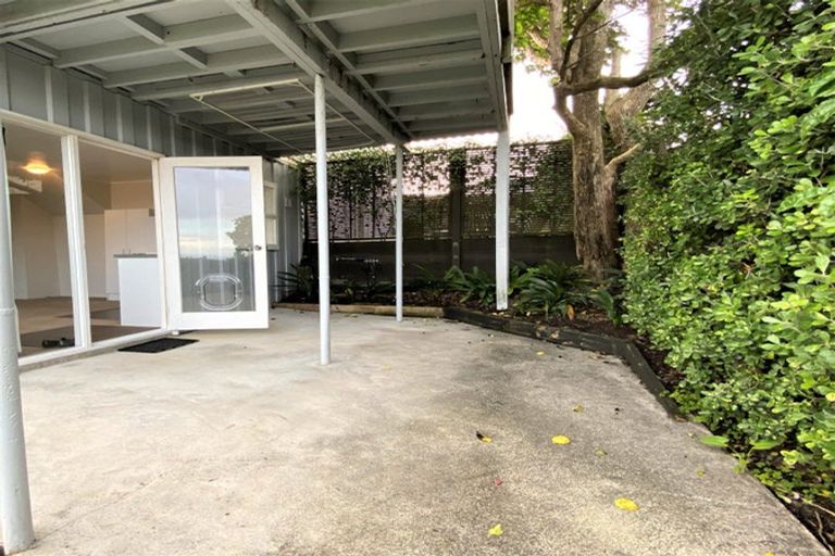 Photo of property in 1/23a Seaview Road, Castor Bay, Auckland, 0620